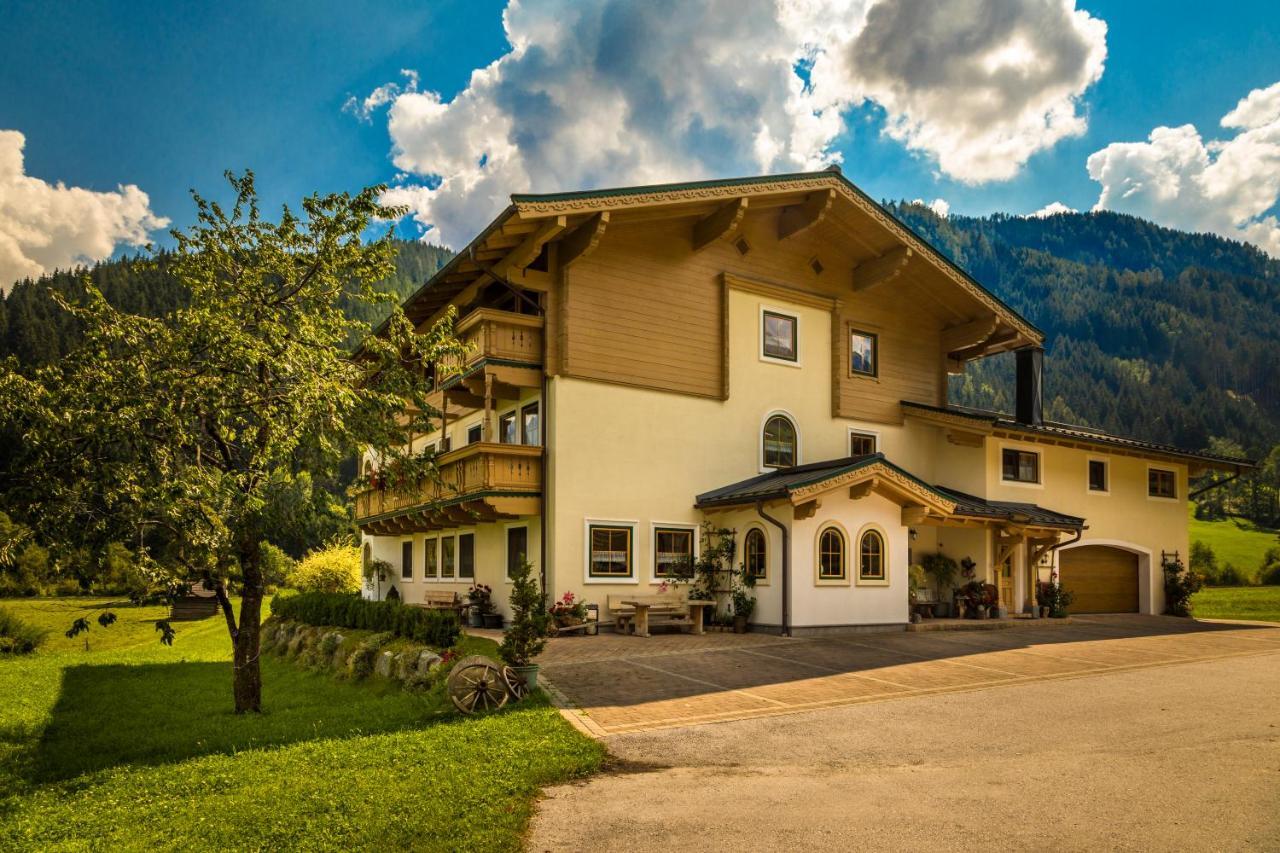 Bio-Bauernhof Obertrattenbachhof Neukirchen am Großvenediger Esterno foto