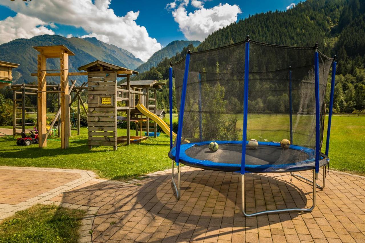 Bio-Bauernhof Obertrattenbachhof Neukirchen am Großvenediger Esterno foto